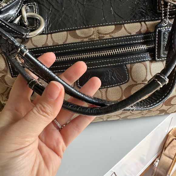 Coach Penelope Bag w/ COA - Picture 12 of 16